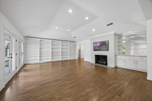 5698 Bayou Glen Road, Houston, TX 77056