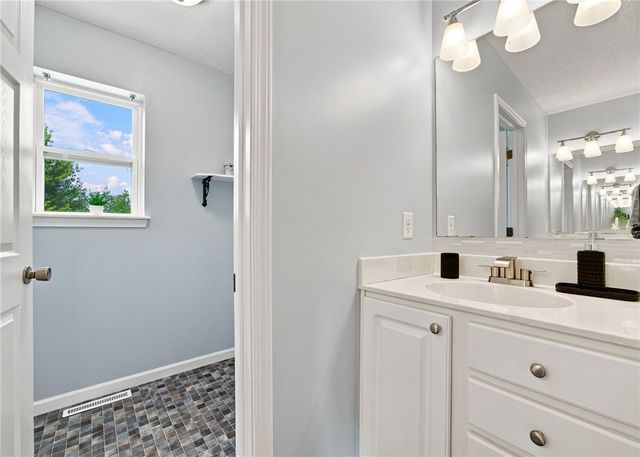 77 Rangers Court, Greece, NY 14612