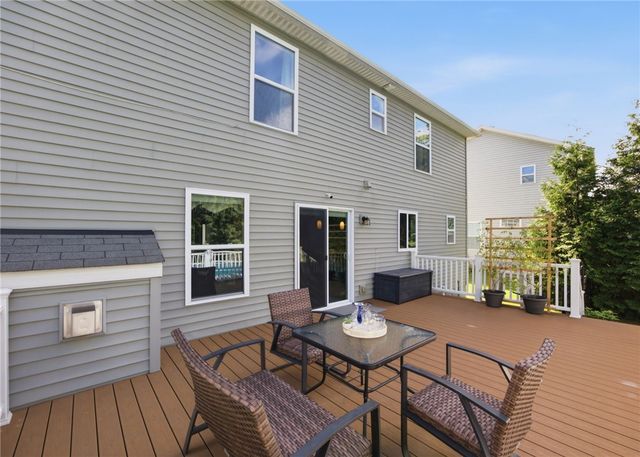 77 Rangers Court, Greece, NY 14612