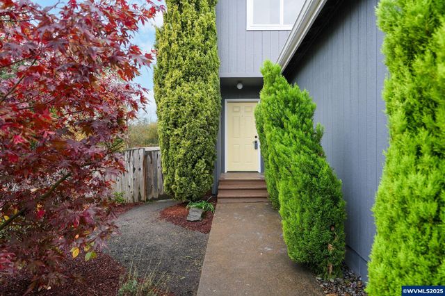 108 NE Powderhorn Dr, Corvallis, OR 97330