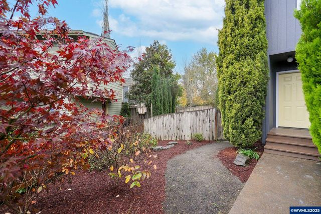 108 NE Powderhorn Dr, Corvallis, OR 97330