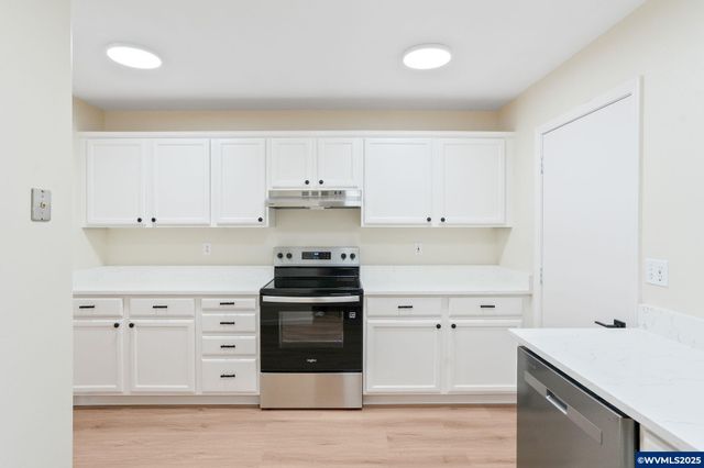 108 NE Powderhorn Dr, Corvallis, OR 97330