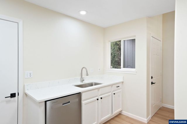 108 NE Powderhorn Dr, Corvallis, OR 97330