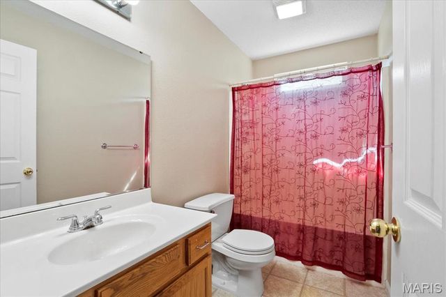 1472 Manchester Drive, O'fallon, IL 62269