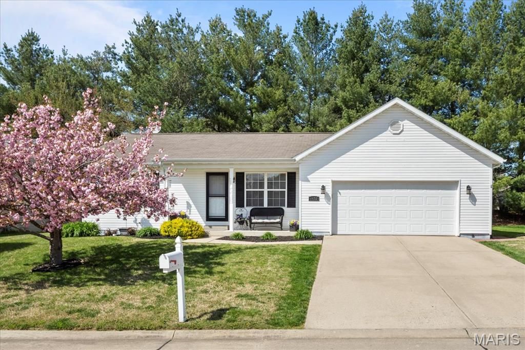 1472 Manchester Drive, O'fallon, IL 62269