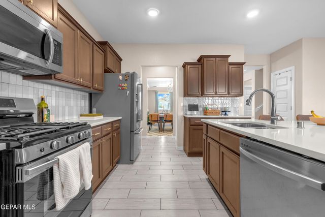 12733 Silver Streak Avenue, Horizon City, TX 79928