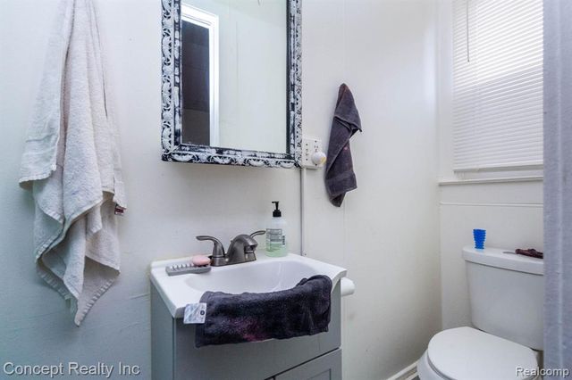 957 Park Avenue, Lincoln Park, MI 48146
