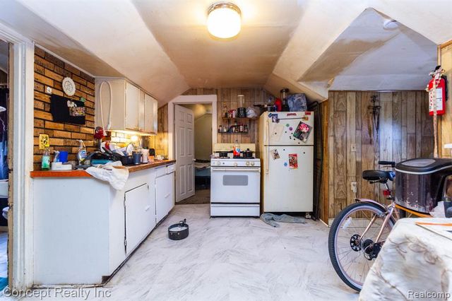 957 Park Avenue, Lincoln Park, MI 48146