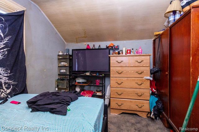 957 Park Avenue, Lincoln Park, MI 48146