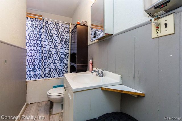 957 Park Avenue, Lincoln Park, MI 48146