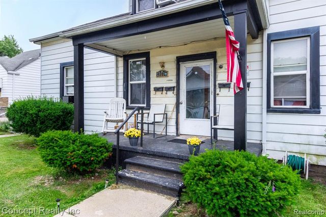 957 Park Avenue, Lincoln Park, MI 48146