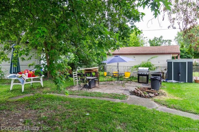 957 Park Avenue, Lincoln Park, MI 48146