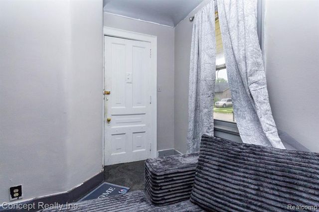 957 Park Avenue, Lincoln Park, MI 48146