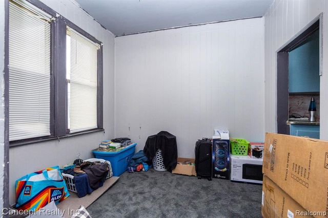 957 Park Avenue, Lincoln Park, MI 48146