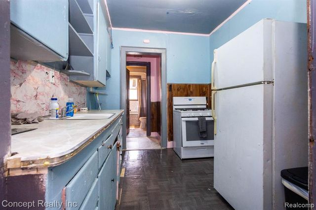 957 Park Avenue, Lincoln Park, MI 48146