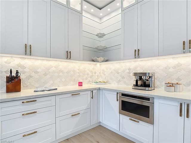 445 Madison CT, Fort Myers Beach, FL 33931