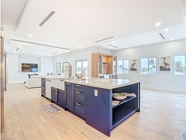 445 Madison CT, Fort Myers Beach, FL 33931