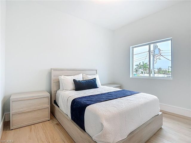 445 Madison CT, Fort Myers Beach, FL 33931