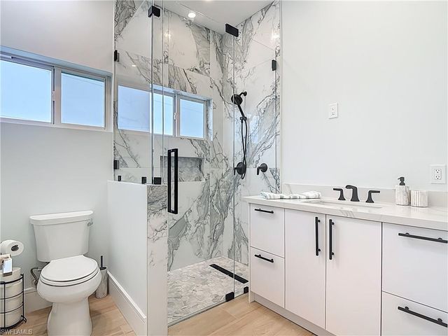 445 Madison CT, Fort Myers Beach, FL 33931
