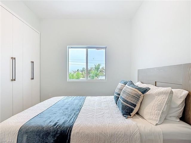 445 Madison CT, Fort Myers Beach, FL 33931