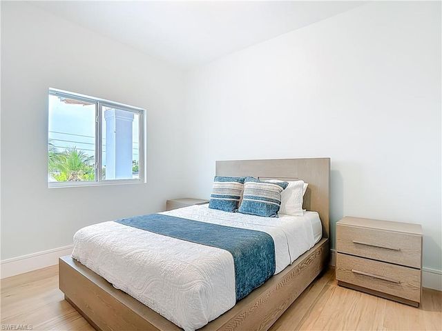 445 Madison CT, Fort Myers Beach, FL 33931
