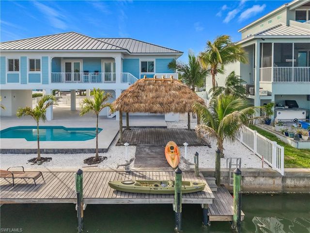 445 Madison CT, Fort Myers Beach, FL 33931
