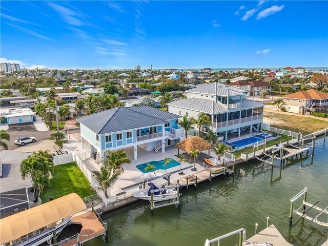 445 Madison CT, Fort Myers Beach, FL 33931