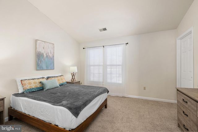 228 JASMINE LN, Newark, DE 19702