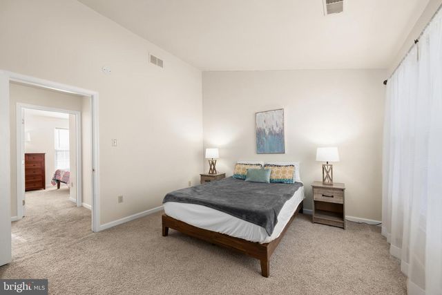 228 JASMINE LN, Newark, DE 19702