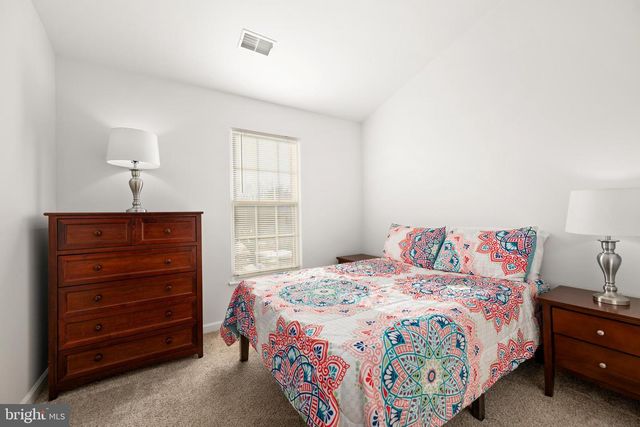 228 JASMINE LN, Newark, DE 19702