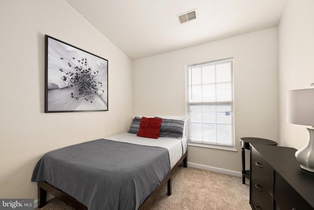 228 JASMINE LN, Newark, DE 19702