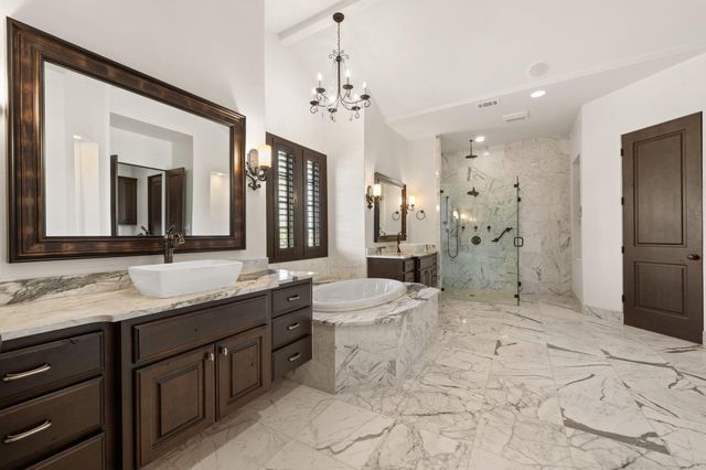 444 La Serena LOOP, Horseshoe Bay, TX 78657