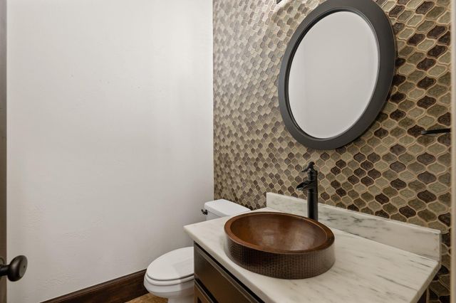 444 La Serena LOOP, Horseshoe Bay, TX 78657