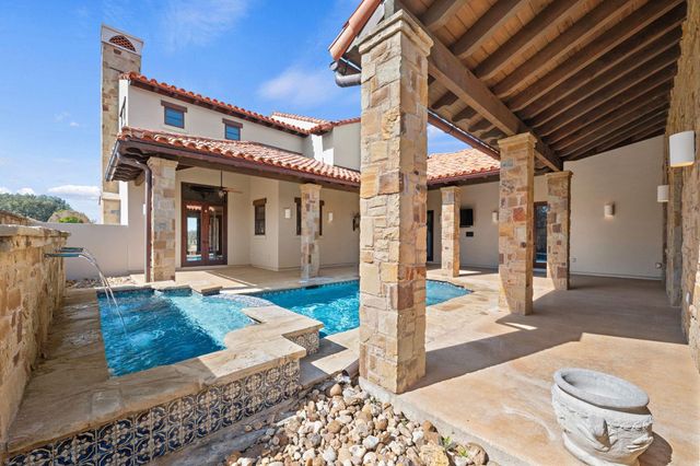 444 La Serena LOOP, Horseshoe Bay, TX 78657