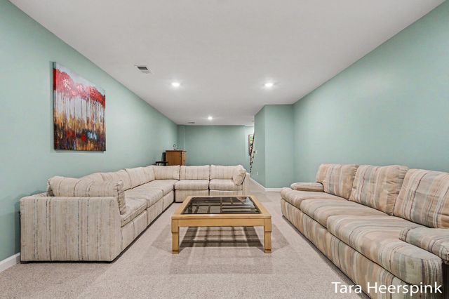 2077 Fernwood Drive, Georgetown Twp, MI 49428