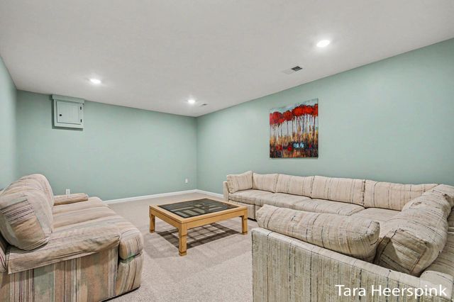 2077 Fernwood Drive, Georgetown Twp, MI 49428