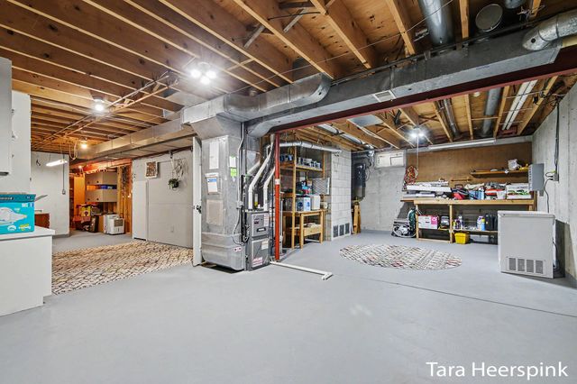 2077 Fernwood Drive, Georgetown Twp, MI 49428