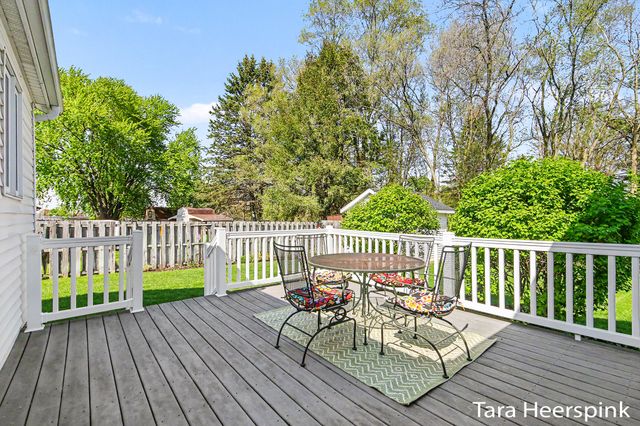 2077 Fernwood Drive, Georgetown Twp, MI 49428
