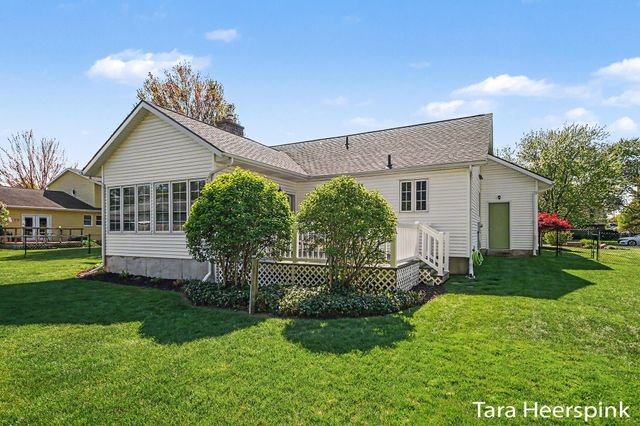 2077 Fernwood Drive, Georgetown Twp, MI 49428