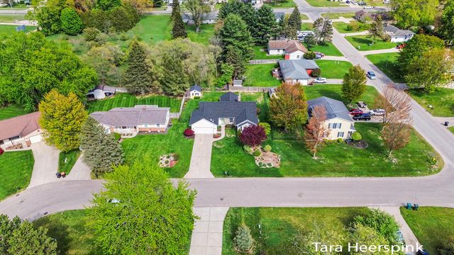 2077 Fernwood Drive, Georgetown Twp, MI 49428