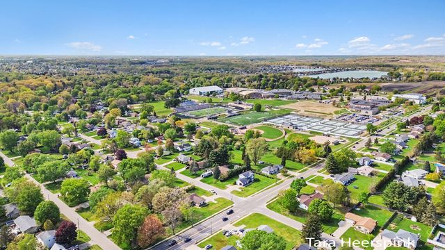 2077 Fernwood Drive, Georgetown Twp, MI 49428