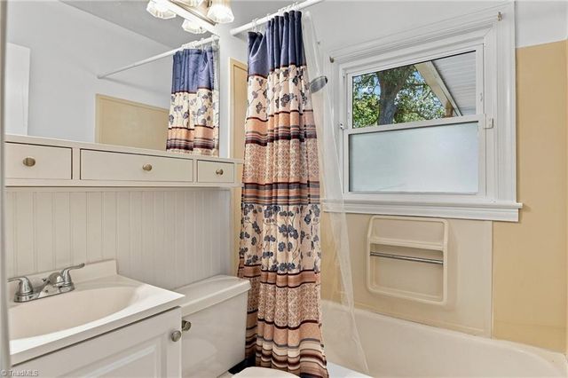 3915 Avera Avenue, Winston-salem, NC 27106