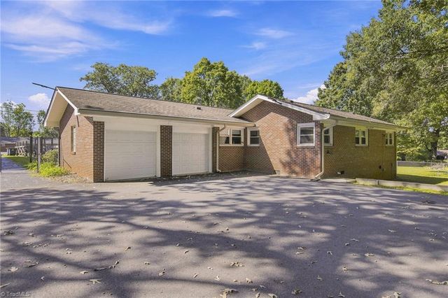 3915 Avera Avenue, Winston-salem, NC 27106