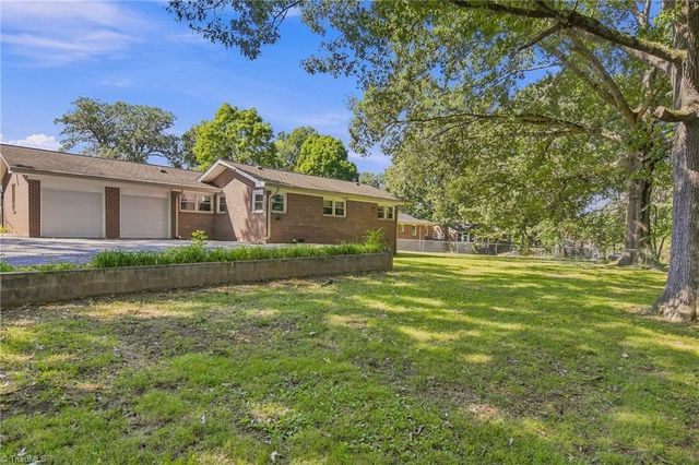 3915 Avera Avenue, Winston-salem, NC 27106
