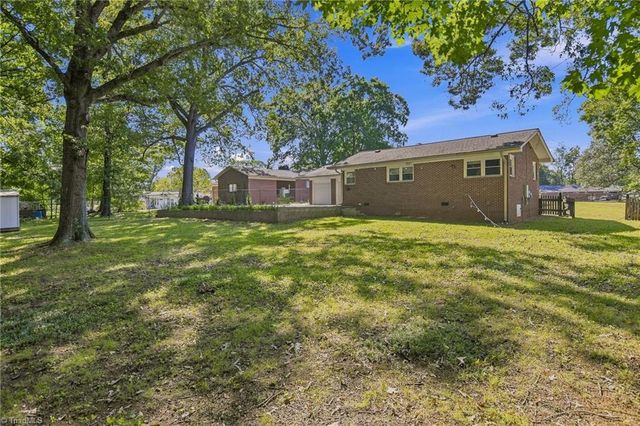 3915 Avera Avenue, Winston-salem, NC 27106