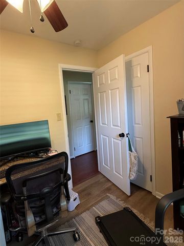 192 Heritage View Road, Hickory, NC 28601