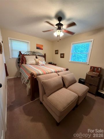 192 Heritage View Road, Hickory, NC 28601