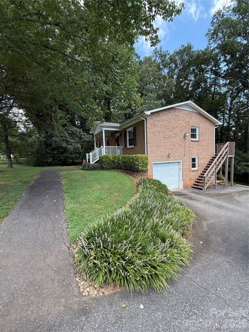 192 Heritage View Road, Hickory, NC 28601