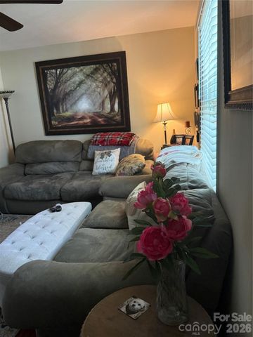 192 Heritage View Road, Hickory, NC 28601