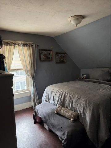 53 Catherine Street, Bristol, RI 02809